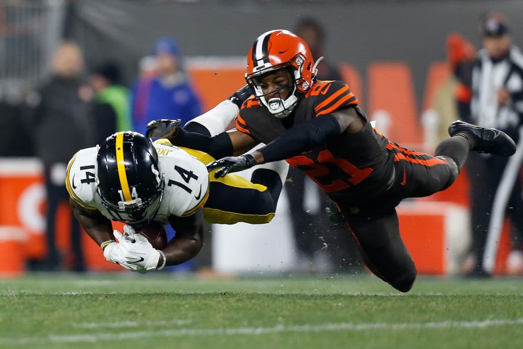 Cuatro intercepciones, las lesiones de James Conner y JuJu Smith-Schuster y una locura al final. Así la victoria de los Browns 7-21.