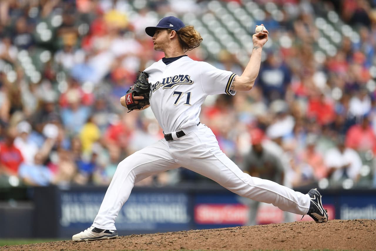 Josh Hader de los Milwaukee Brewers se ha convertido en un relevista de calidad. Además de su primer llamado al All Star, en 2018 presume 29 apariciones, 15 holds y un diminuto 1.21 de efectividad.
