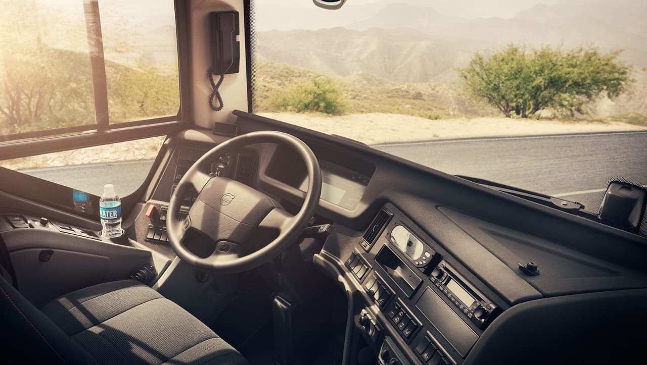 El autobús Volvo 9800 Utiliza un motor diésel seis cilindros en línea, de 12.8 litros y 500 hp. Es uno de los modelos más avanzados que el fabricante sueco ofrece en México.