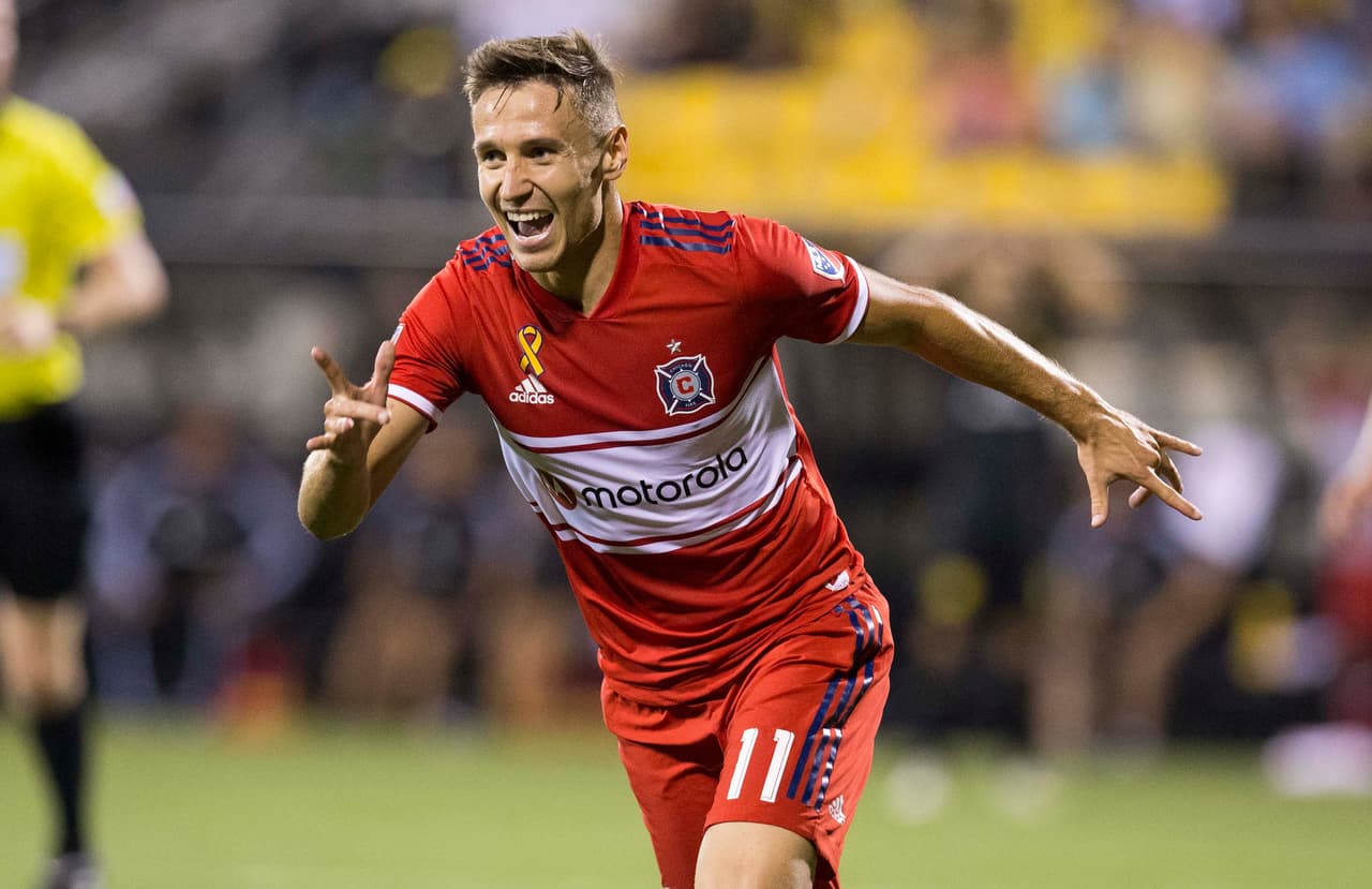 Con un gol y una asistencia, el extremo polaco Przemyslaw Frankowski fue uno de los líderes de un Chicago Fire que, tras golear 4-0 a FC Dallas, mantiene vivas las opciones de postemporada.