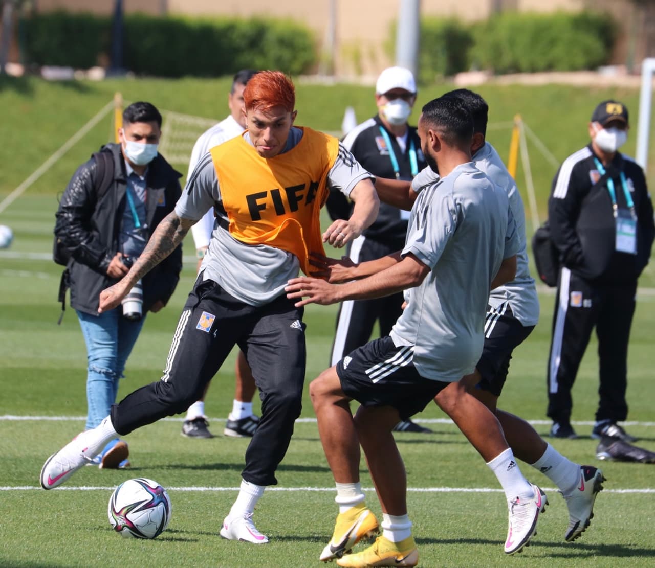 El conjunto felino, representante de la Concacaf, lució relajado y en forma para medirse al Ulsan Hyundai en el Al Rayyan Stadium. El timonel de la UANL confía en que Gignac pueda jugar, mientras que Carlos González aún está en duda por lesión.