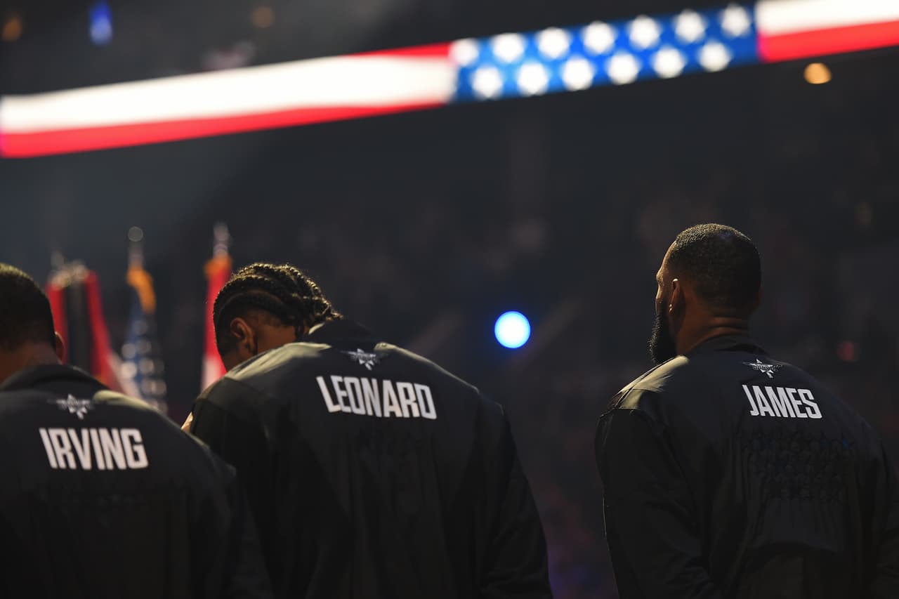 Kyrie Irving, Kawhi Leonard y LeBron James.