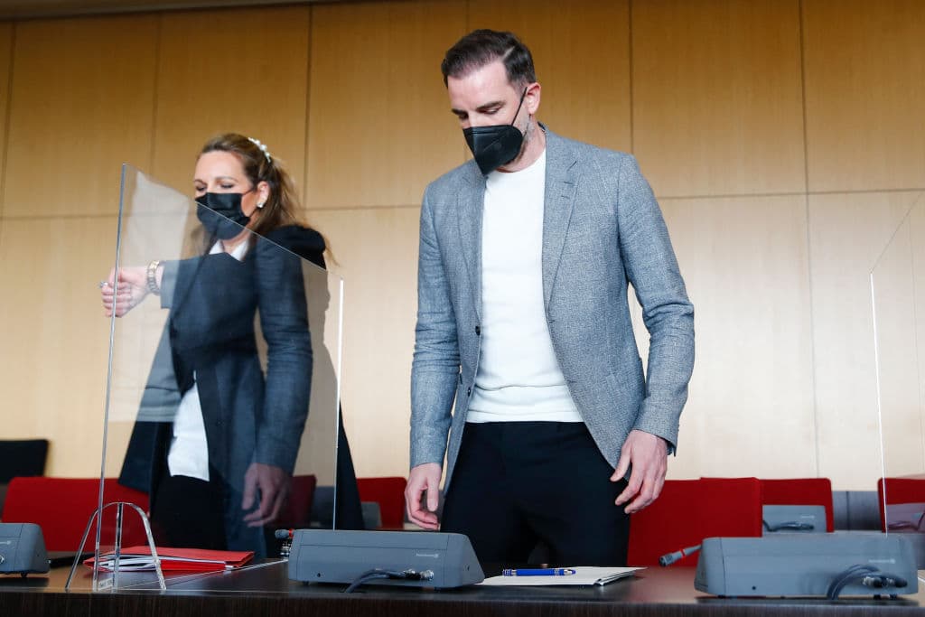 Exjugador del Real Madrid admite posesión de pornografía infantil