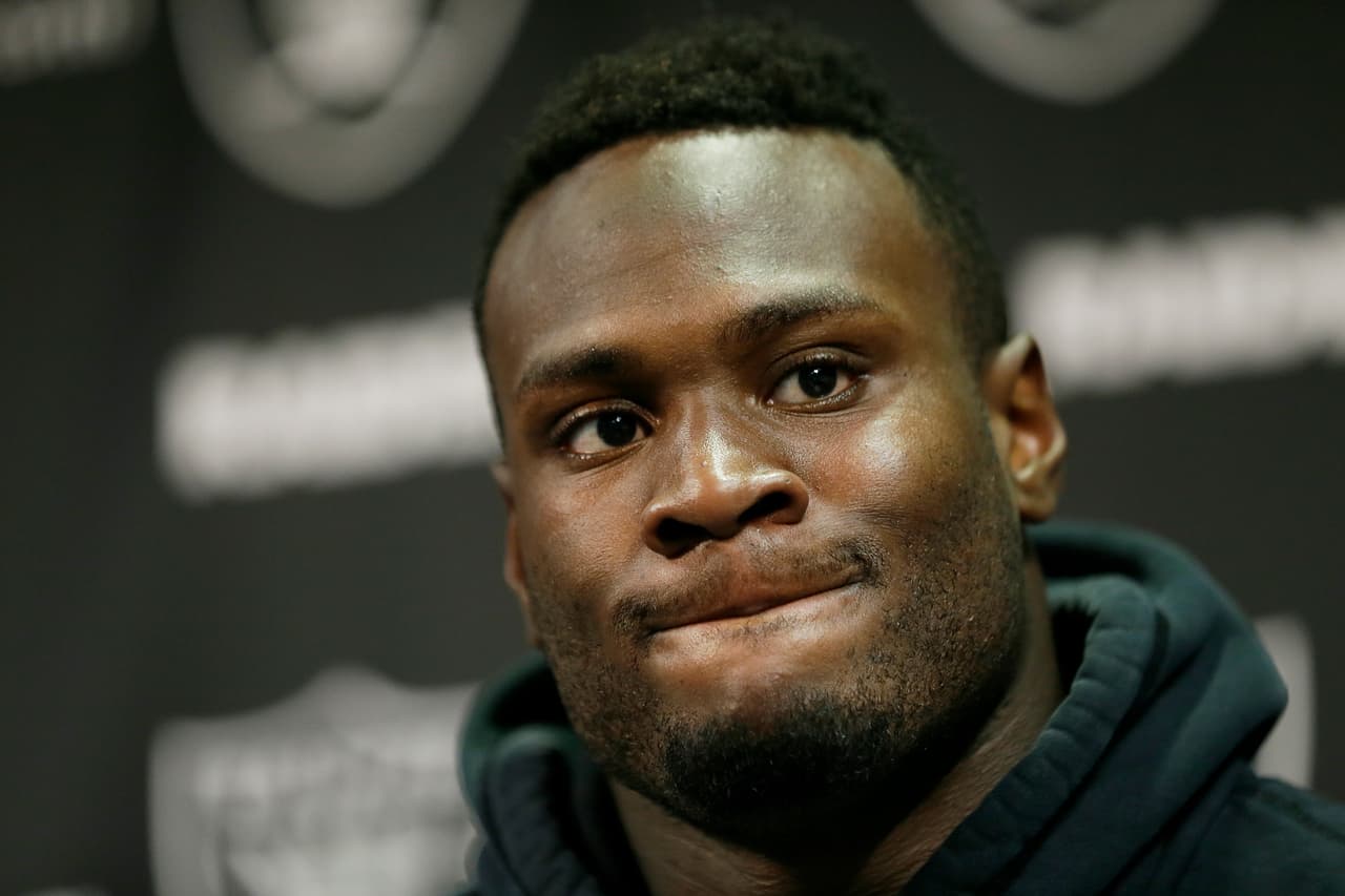 Mike Tice está feliz con los corredores que tienen los Raiders en el backfield