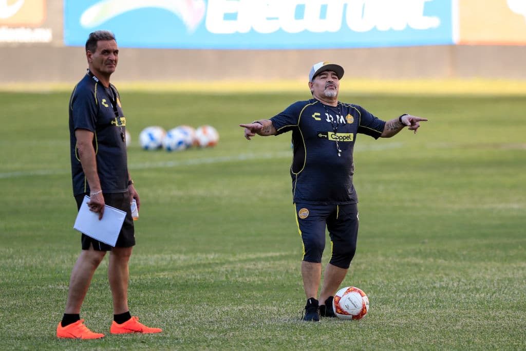 Luis Islas (izq) es su primer entrenador asistente, una persona que jugará un rol clave en el desempeño de Maradona en esta nueva empresa.