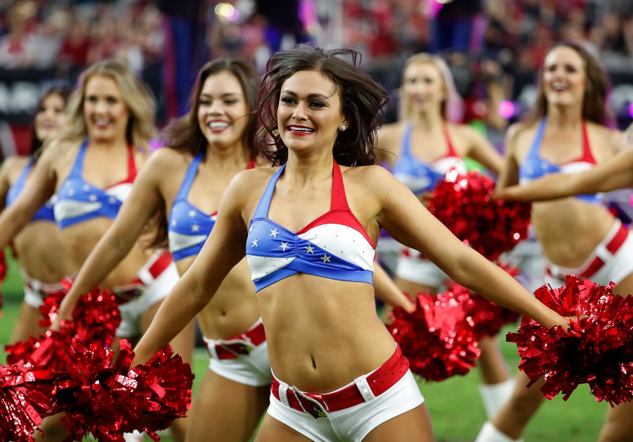 La Semana 12 de la NFL tuvo en la belleza y energía de las porristas en los estadios ese ingrediente perfecto para darle un color especial al fútbol americano estadounidense.