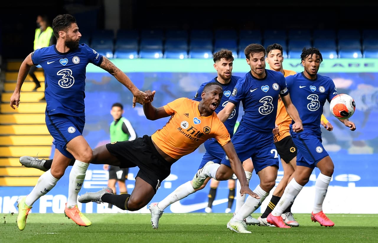 Avanzaba el reloj y conseguir el empate lucía cada vez más complicado para los de Nuno Espirito Santo.