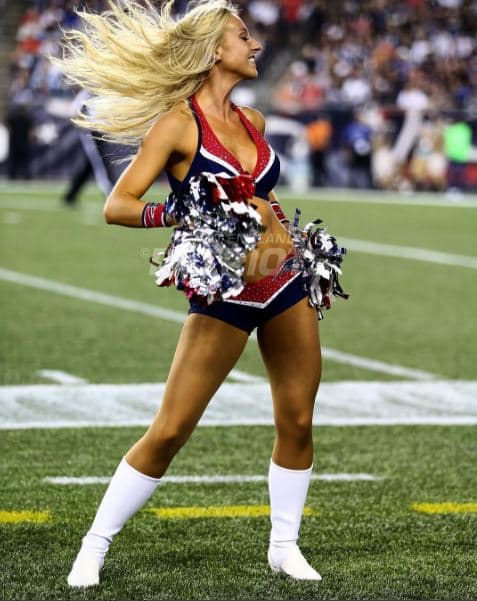 Las bellas porristas apoyaron al equipo y a sus jugadores desde la semana 1 de la temporada y estarán en Houston para animar a su equipo mientras luchan por quedarse con el trofeo máximo.