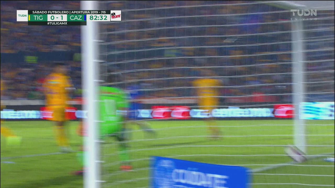 ¡Aquino le saca pintura al travesaño y se pierde el empate!