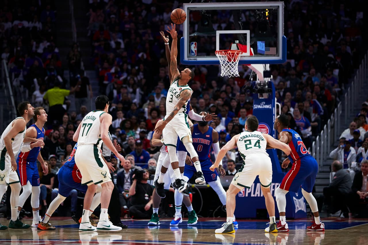 El porcentaje de efectividad en tiros de campo para los Milwaukee Bucks esta noche fue brutal, de un 54-4 por ciento.