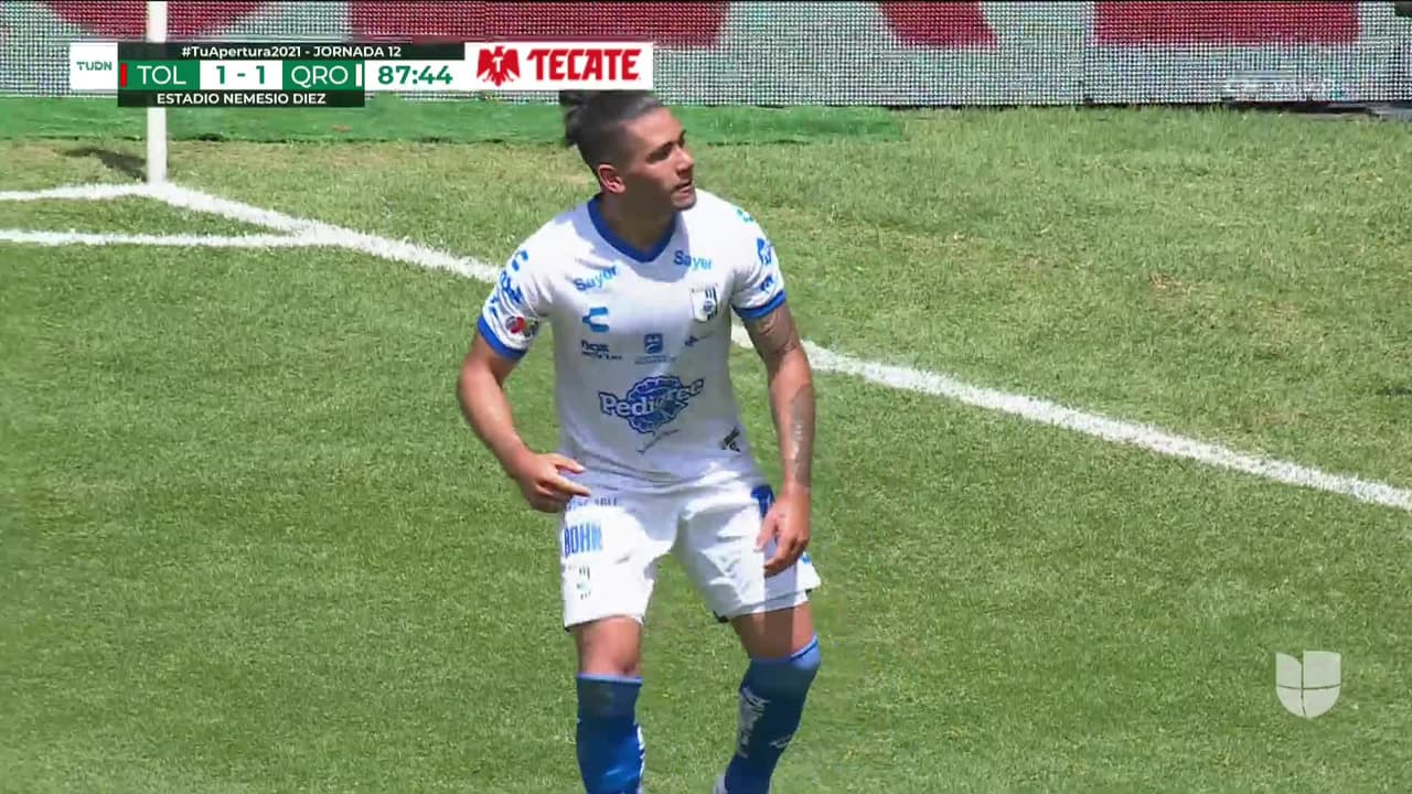 ¡GOL!  anota para Querétaro. Jonathan Dos Santos