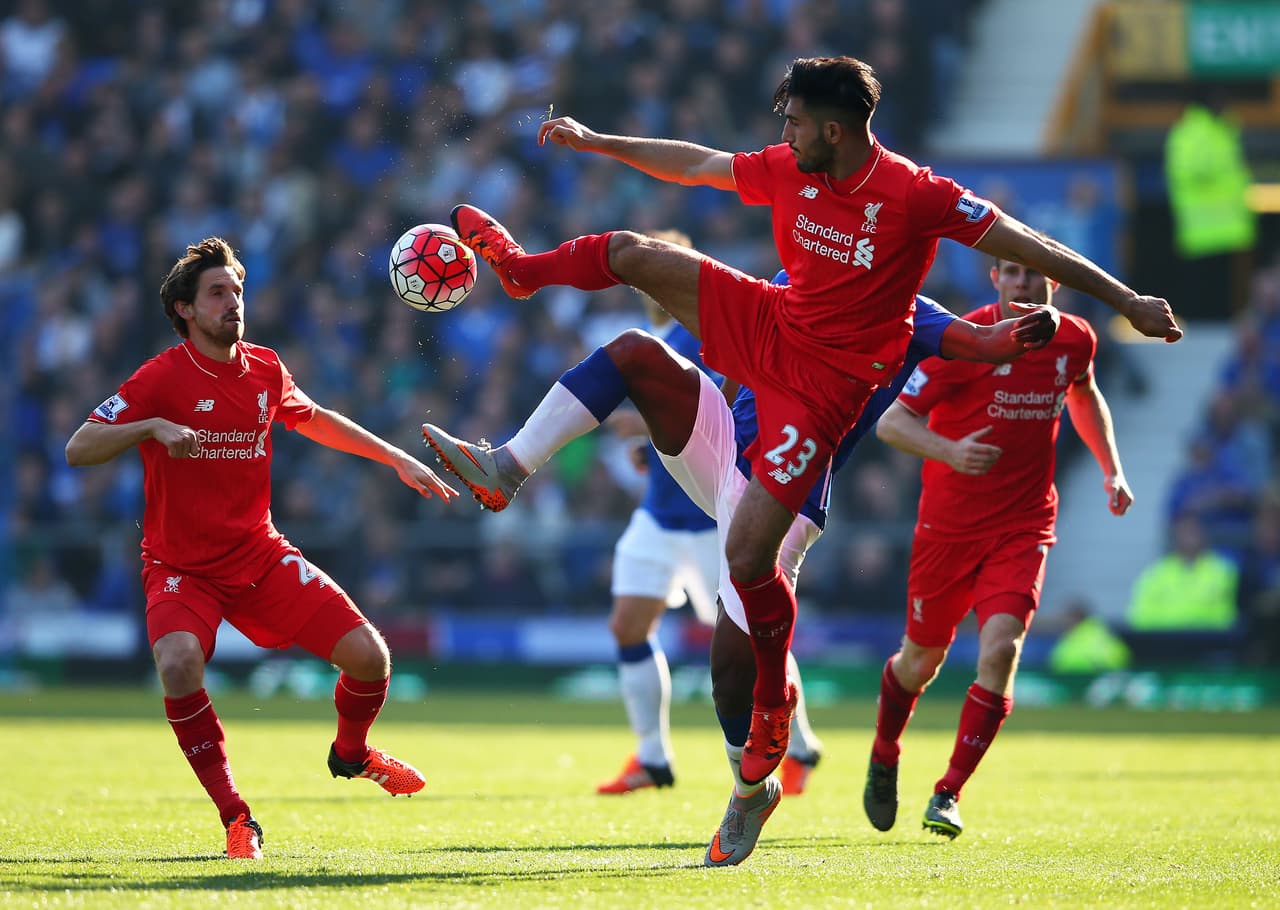 Pese a los ataques del Everton, sería el Liverpool quien abriría el marcador en la recta final del primer tiempo.
