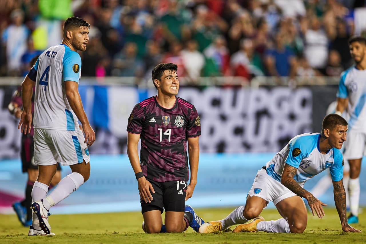 Tras su decepcionante debut ante Trinidad y Tobago, el Tricolor consiguió su primera victoria en la Copa Oro de la mano del 'Mellizo', quien hizo dos goles, y Orbelín Pineda, quien marcó el tercero.