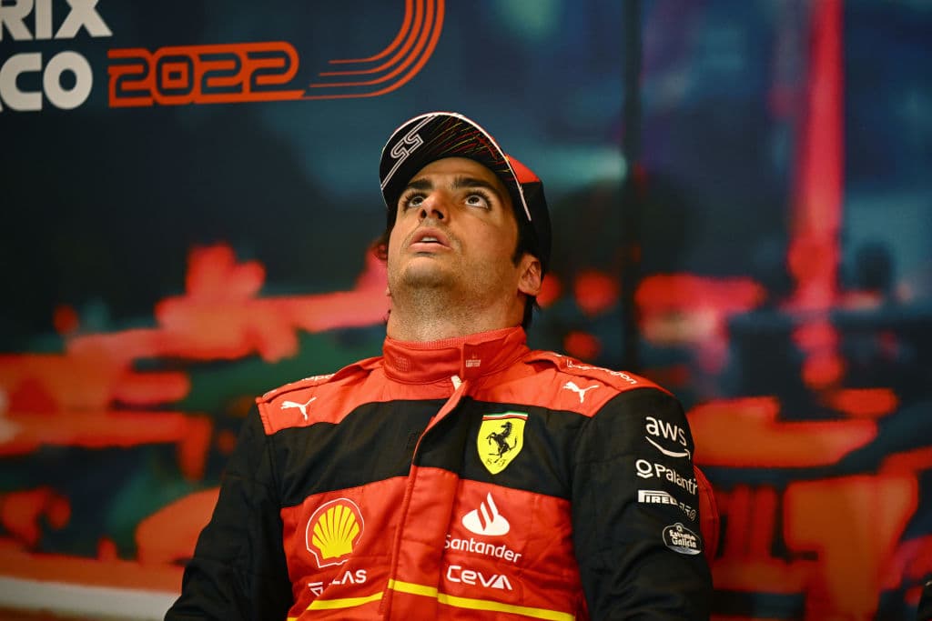 ¡Ferrari cambia la caja de cambios de Sainz de última hora!