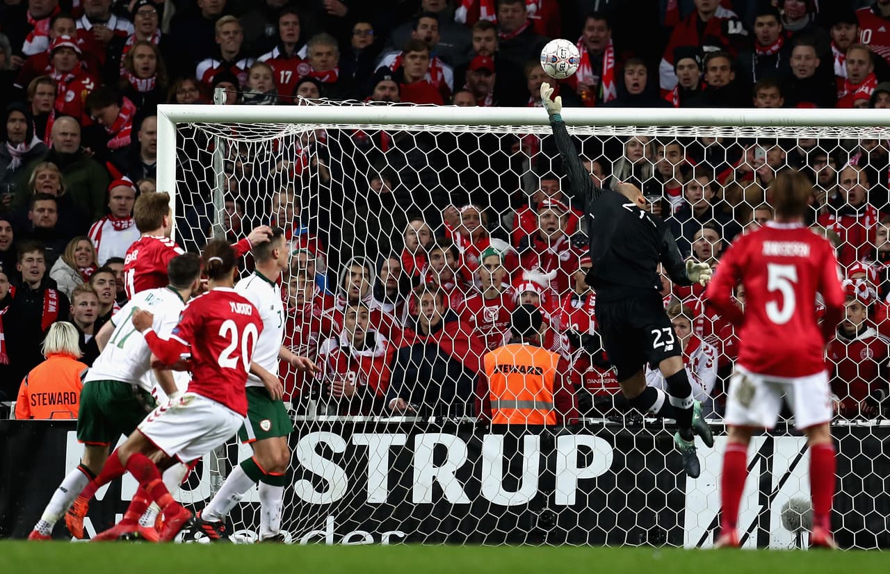 Pero Randolph se encargaba cada vez de evitar la caída del arco irlandés. Fue una gran tarde del portero del Middlesbrough.