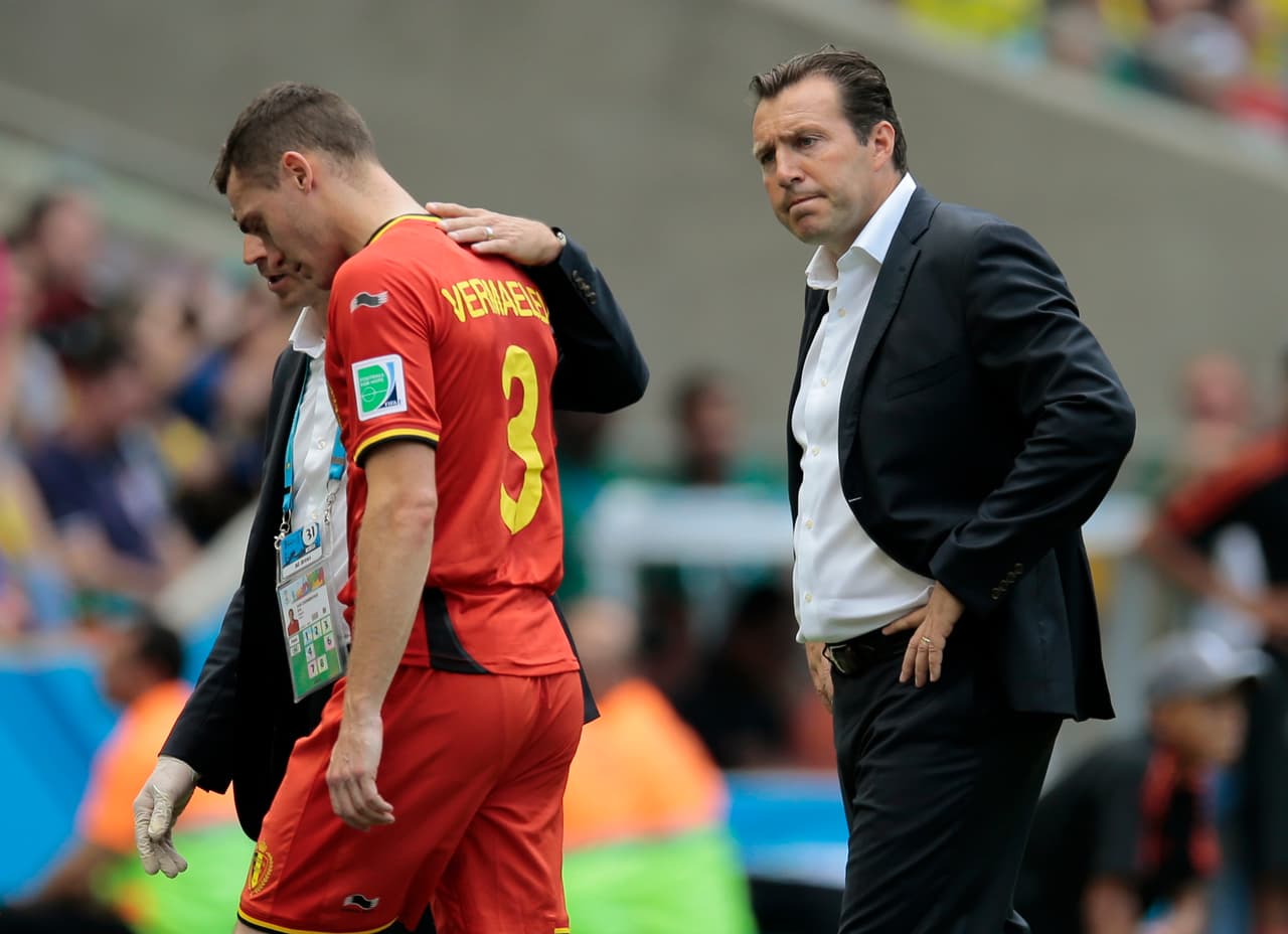 Thomas Vermaelen es otro al que las lesiones lo persiguien a donde va. La selección de su país, el Arsenal, Barcelona y la Roma.