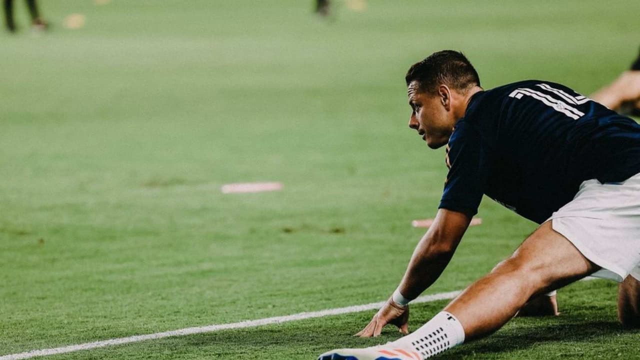 Barros Schelotto sobre cambio del Chicharito: "Era necesario"