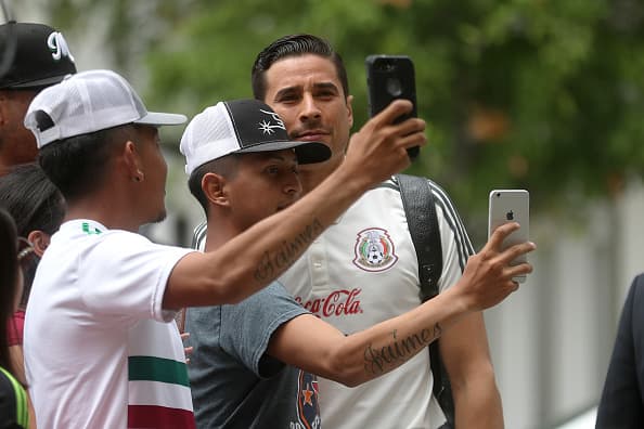 Los fans seguirán buscando captar ese momento único con sus ídolos, que quede inmortalizado en una foto o un video y poder compartirlo orgullosos en sus redes sociales.