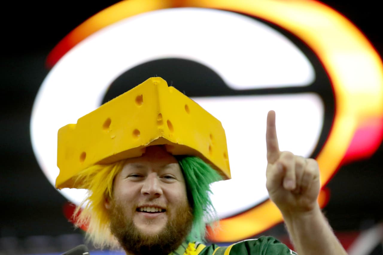 La belleza de las porristas, la alegría de los fanáticos, el colorido de las presentaciones y hasta la presencia de algunas celebridades le dieron el ingrediente perfecto a la fiesta del fútbol americano de NFL fuera de la competencia en la definición de los equipos, Atlanta Falcons y New England Patriots, que estarán en el Super Bowl.