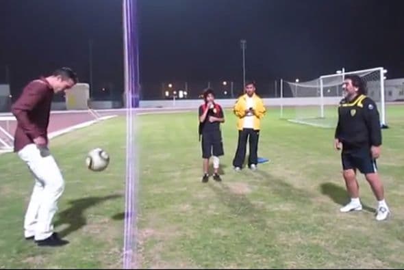 Van Persie y Maradona juegan en Dubai.