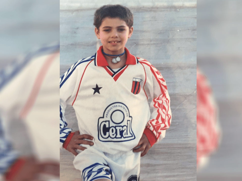 A los 5 años jugó en el Club Infantil Sarratea. a categoría 93 salió campeona con Icardi como máximo anotador: 51 goles.