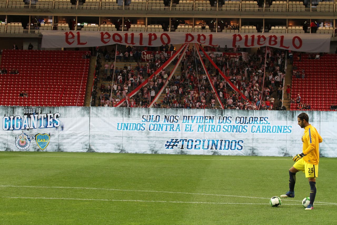 Chivas mostró pancarta contra el muro de Donald Trump 