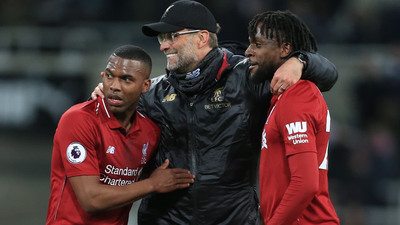 Klopp también tiene la baja de Roberto Firmino; su reemplazo fue Daniel Sturridge.