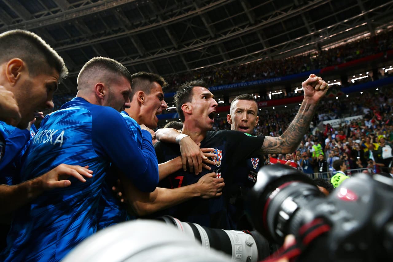 Pero Croacia jamás bajó los brazos y con una asistencia de Perisic el goleador Mario Mandzukic hizo el 2-1 en tiempo de compensación.