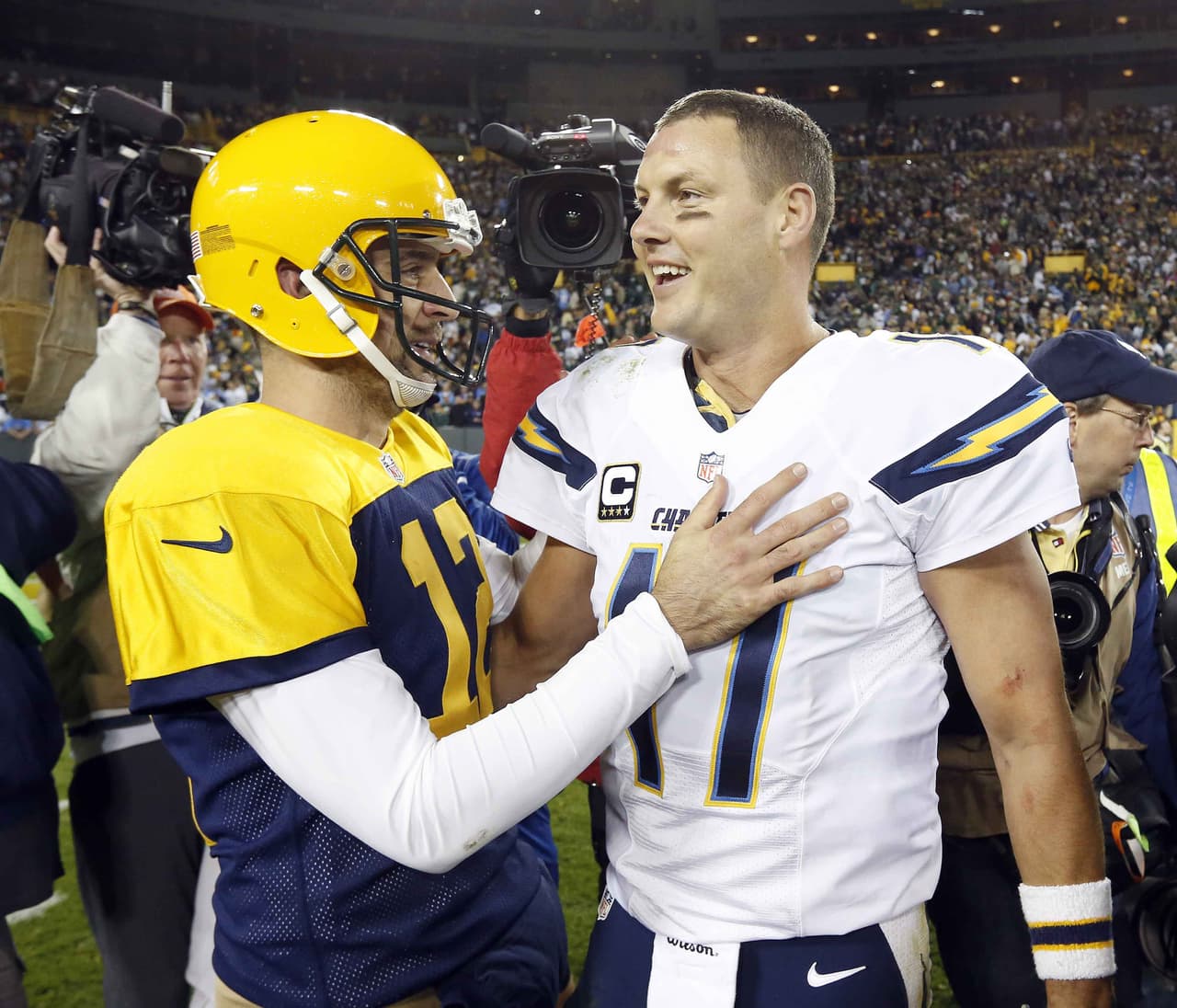 1.- El quarterbacks de Green Bay AARON RODGERS y el de San Diego PHILIP RIVERS consiguieron hitos en la victoria de los Packers 27-20 sobre los Chargers.