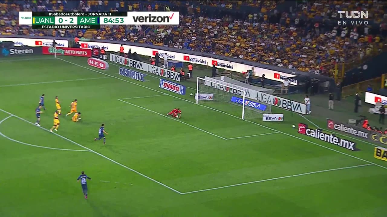 ¡TIRO ATAJADO! disparo por Federico Viñas.