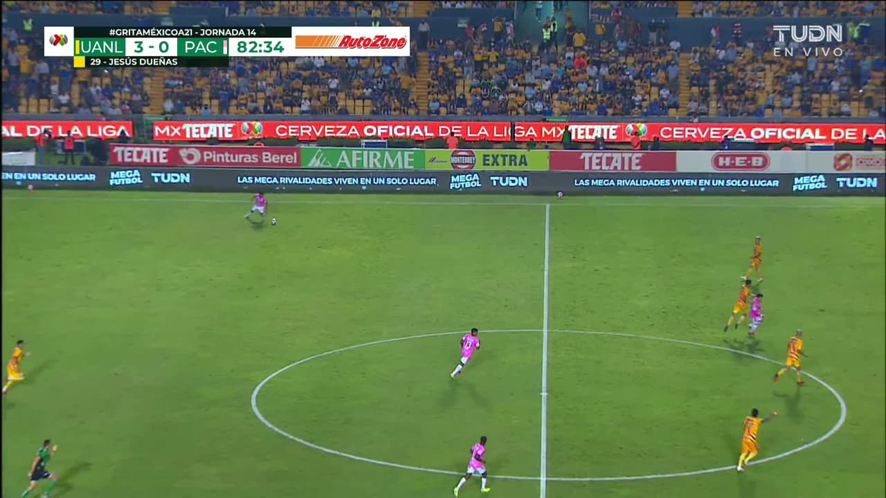 ¡TIRO ATAJADO! disparo por Carlos González.