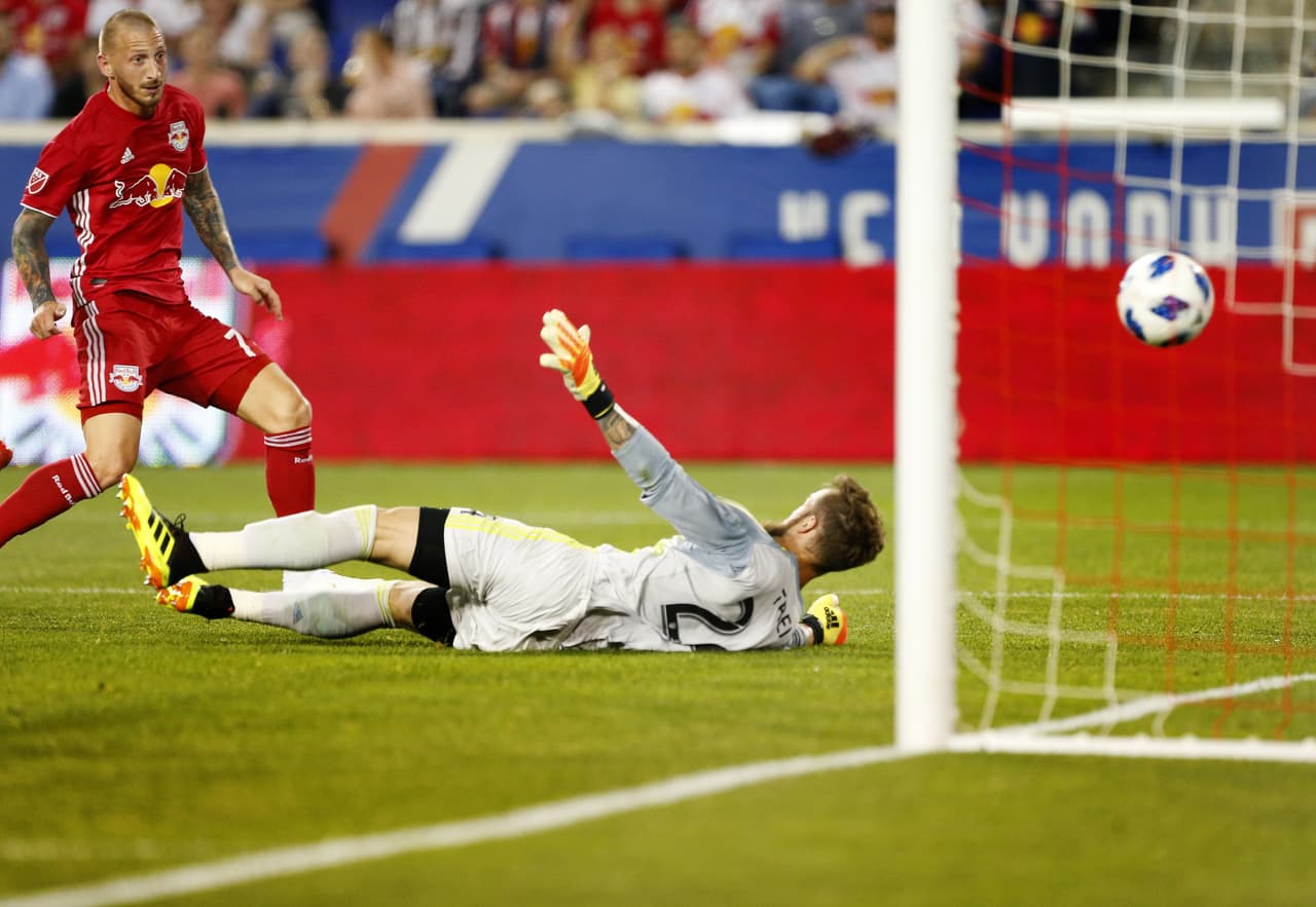 Red Bulls vuelve al triunfo al derrotar a Seattle Sounders con goles de Wright-Phillips y Royer