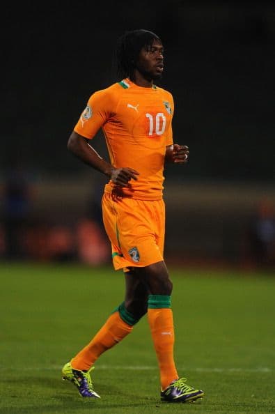 Gervinho:El delantero africano es amante de las rastas, lleva años luciendo este peinado. Mira aquí los videos más chismosos.