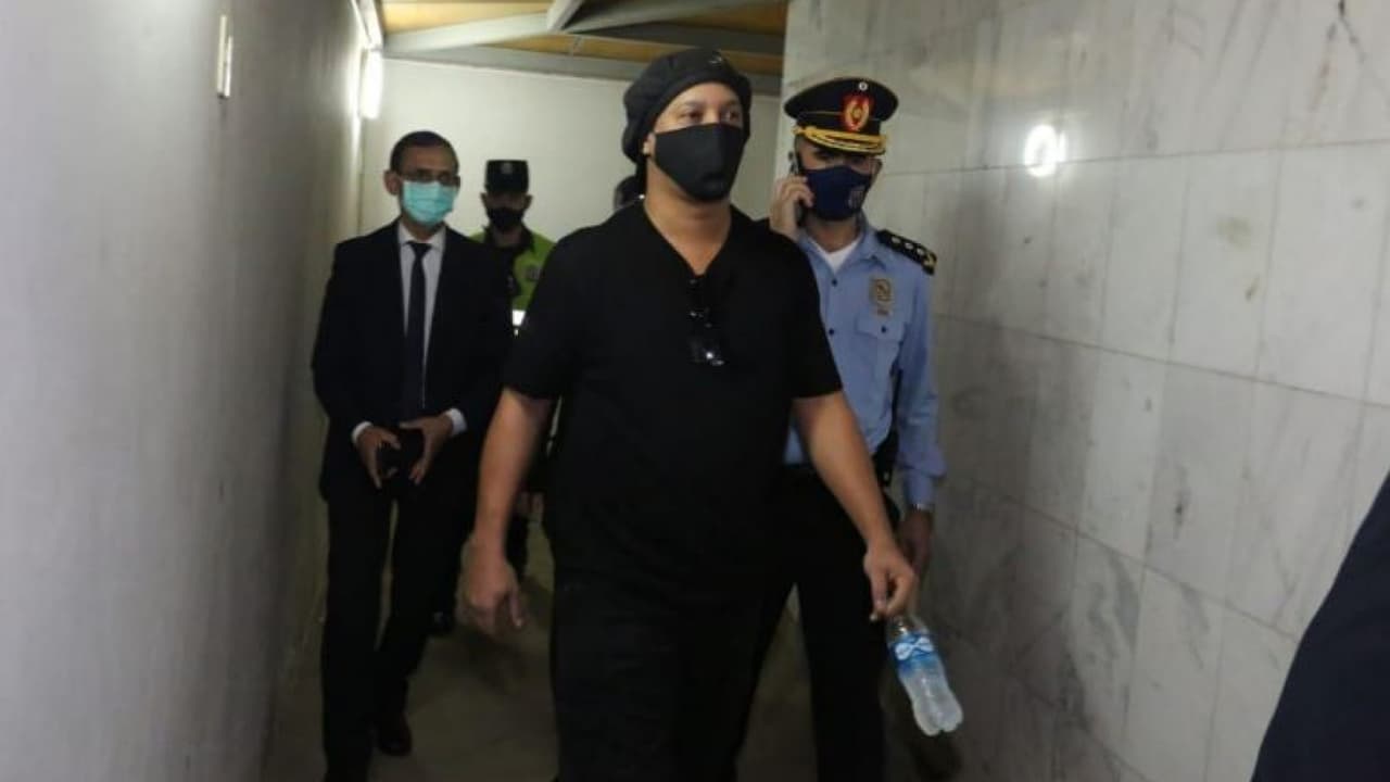 ¡Ronaldinho es libre!