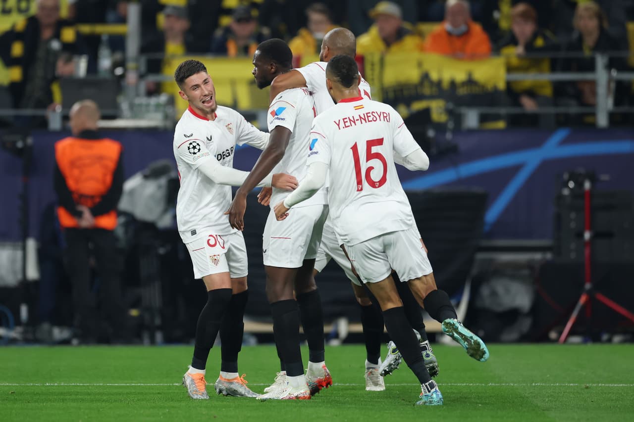 En la Champions League, Chelsea venció 0-2 al Milan, mientras que el Borussia Dortmund le empató 1-1 al Sevilla.