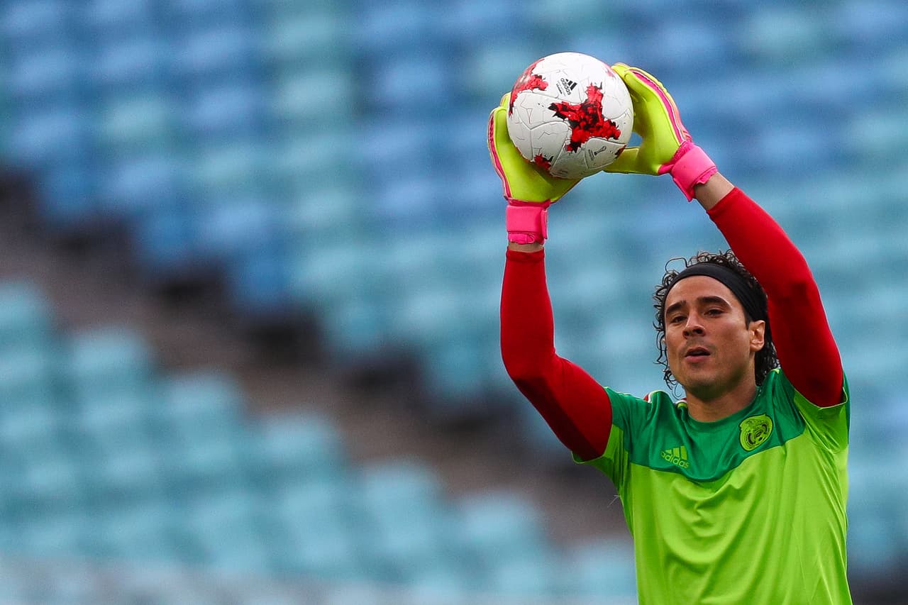 El arquero Guillermo Ochoa demostró una vez más contra Portugal que es una de las piezas determinantes dentro del equipo. Contra Nueva Zelanda es vital mantener el arco en cero.