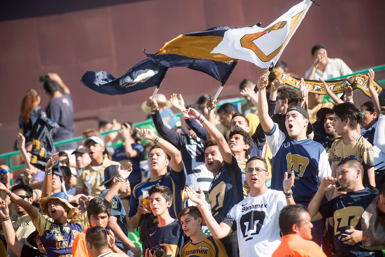 El color de la afición en la Jornada 9