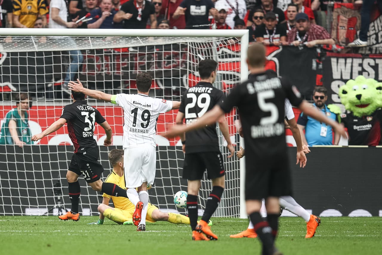 Sin embargo, al minuto 71 se abrieron los caminos y el propio Volland puso en ventaja al Leverkusen con una buena definición.