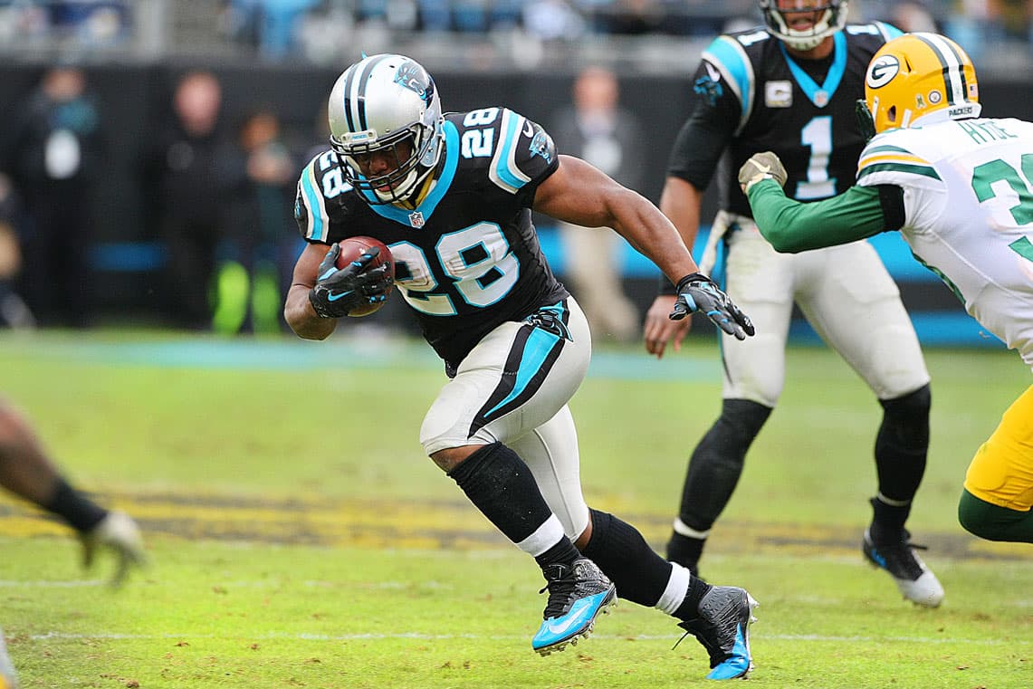 El juego entre Carolina y Green Bay de la semana 9 de la NFL tuvo varias imágenes que no se vieron en primera instancia, aquí te presentamos las mejores de ellas.