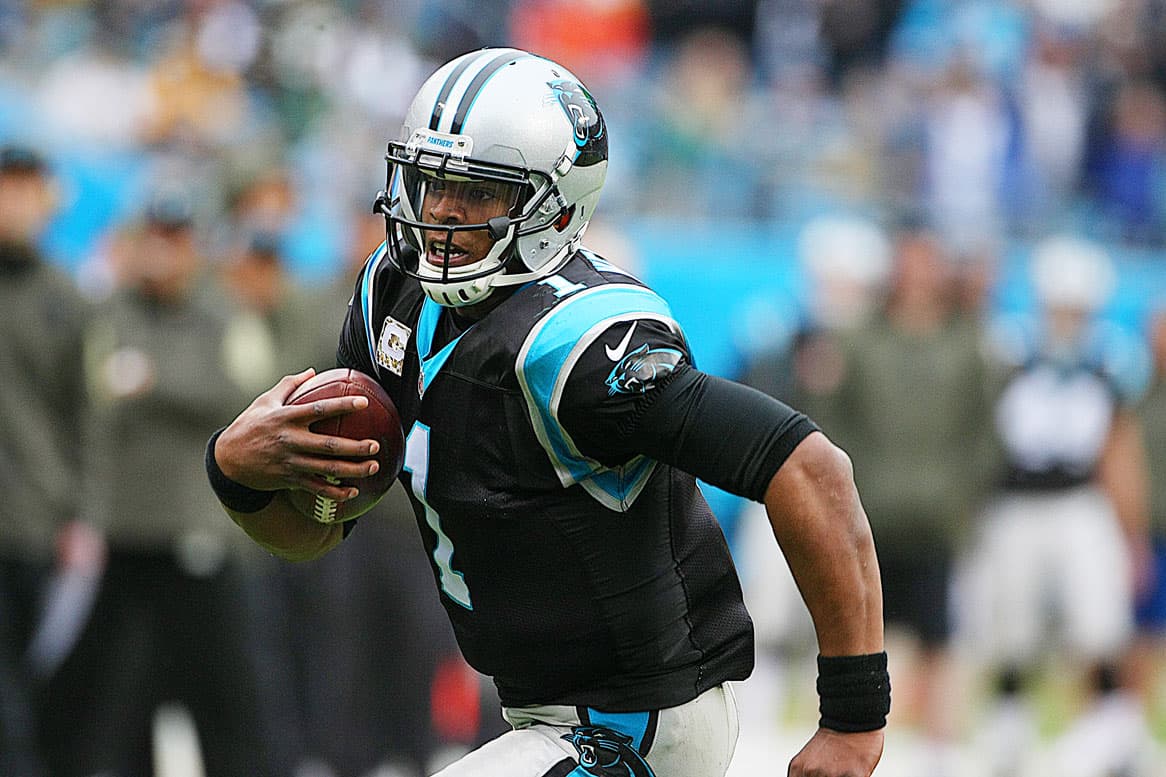 El juego entre Carolina y Green Bay de la semana 9 de la NFL tuvo varias imágenes que no se vieron en primera instancia, aquí te presentamos las mejores de ellas.