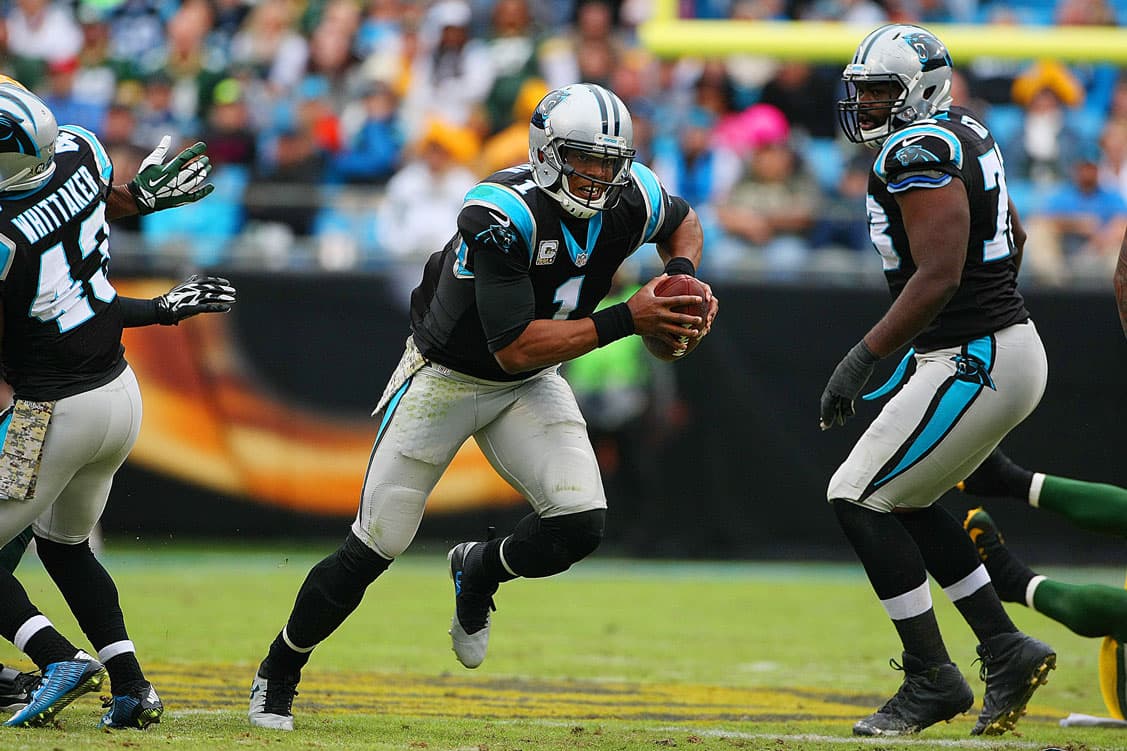 El juego entre Carolina y Green Bay de la semana 9 de la NFL tuvo varias imágenes que no se vieron en primera instancia, aquí te presentamos las mejores de ellas.