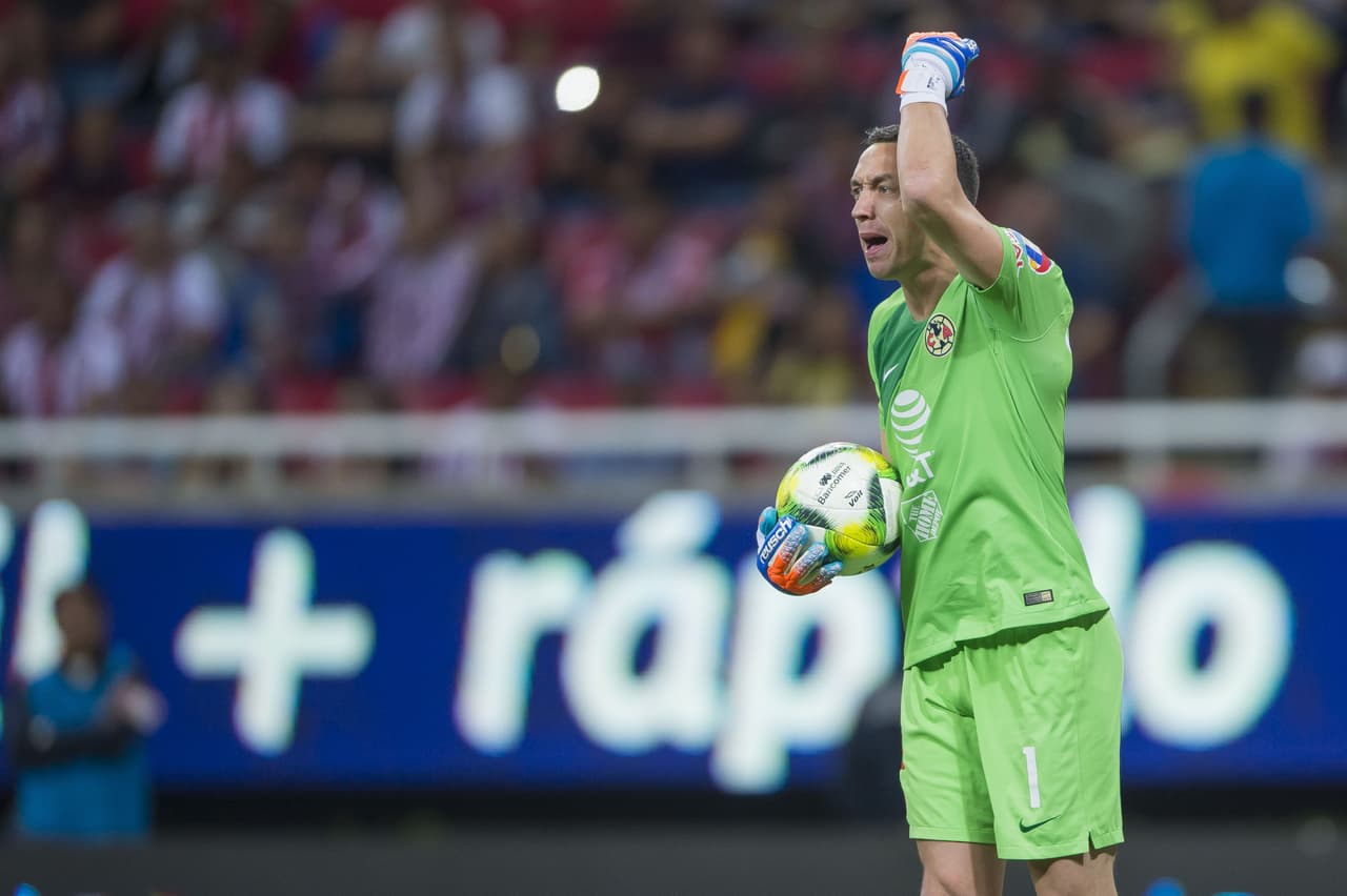 Con sus atajadas a los minutos 83', 87' y 90'+2, el arquero Agustín Marchesín garantizó la victoria Azulcrema,