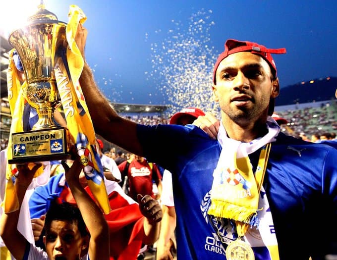 Regresó en 2017 para jugar la Copa Presidente, donde tuvo minutos en la segunda parte. Ese año se retiró con 36 años en la espalda.