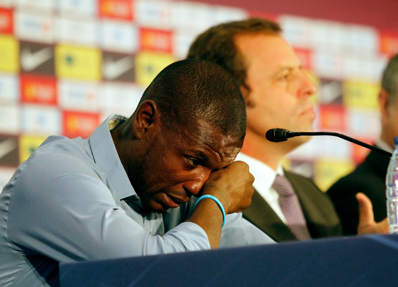 A su salida, en el 2013, entre lágrimas el francés aseguró que le "hubiese gustado seguir, pero el Barcelona lo ve diferente", dejando claro que su ida quedaba bajo responsabilidad de la directiva.