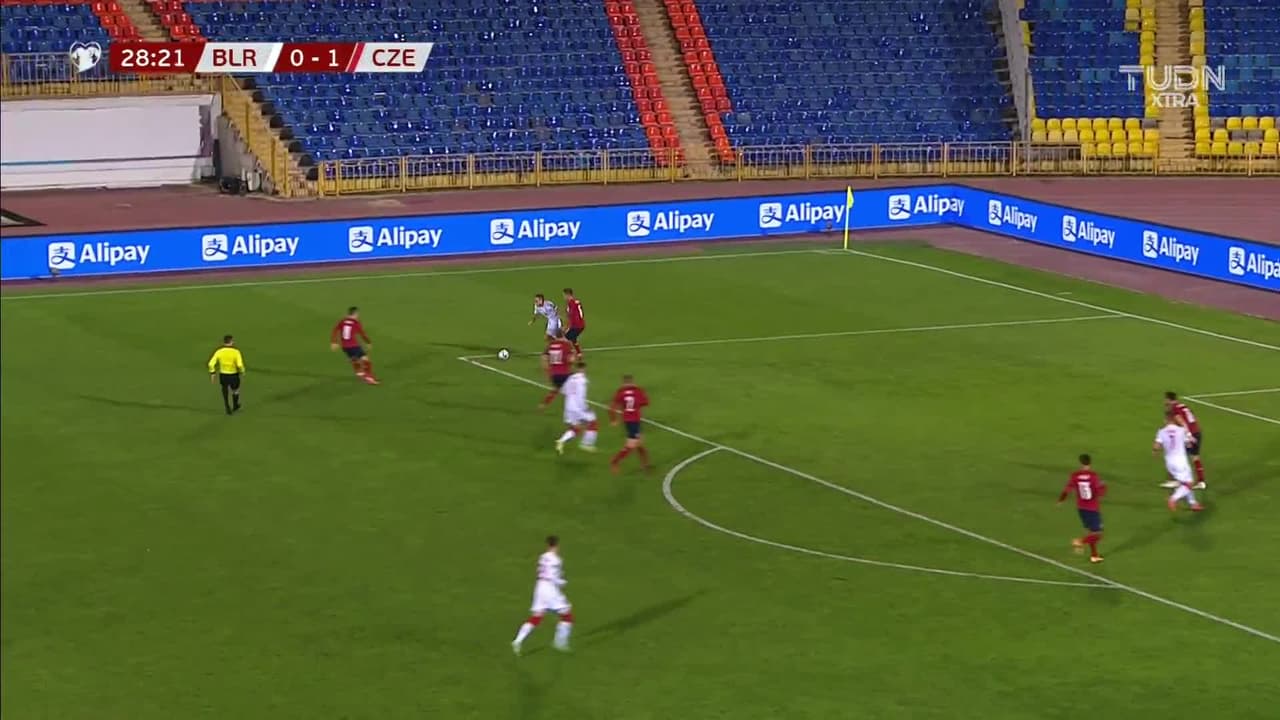 ¡TIRO ATAJADO! disparo por Patrik Schick.