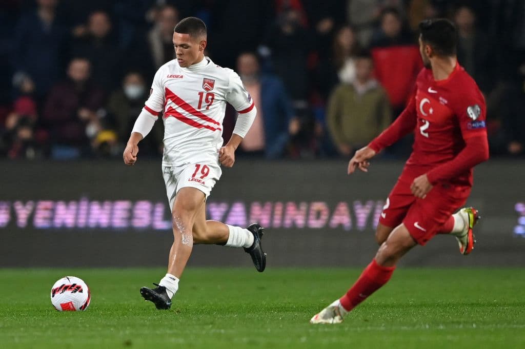 Turquía necesitaba la goleada y pasan por encima 6-0 en su duelo frente a Gibraltar.