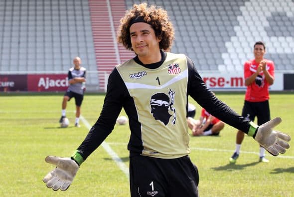 Guillermo Ochoa: Pese a jugar en uno de los peores equipos de la Ligue 1, el arquero mexicano fue clave para que el Ajaccio consiguiera su objetivo, mantenerse en Primera División. Se habló de que Ochoa cambiaría de club en este torneo, pero el guardameta del Tri prefirió esperar un año más para seguir mostrando su calidad y destacar en Francia.