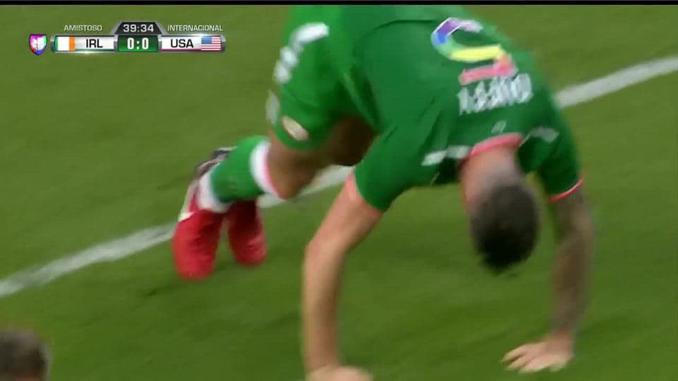 Tiro desviado de Shane Duffy