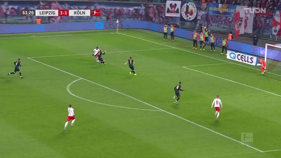 Tiro desviado de Marcel Sabitzer