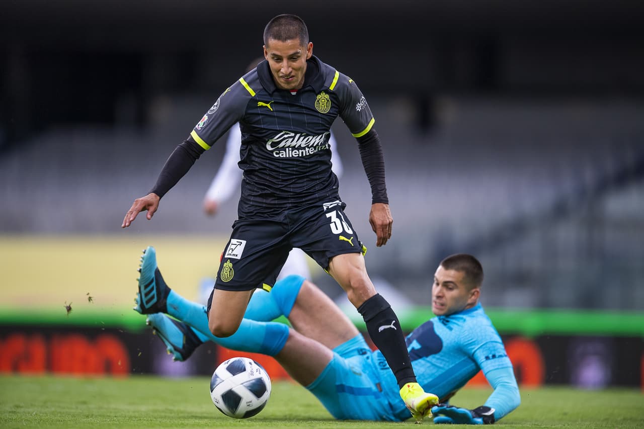 Pumas y Chivas no se hicieron daño y firmaron un empate sin goles en la cancha del Olímpico Universitario.